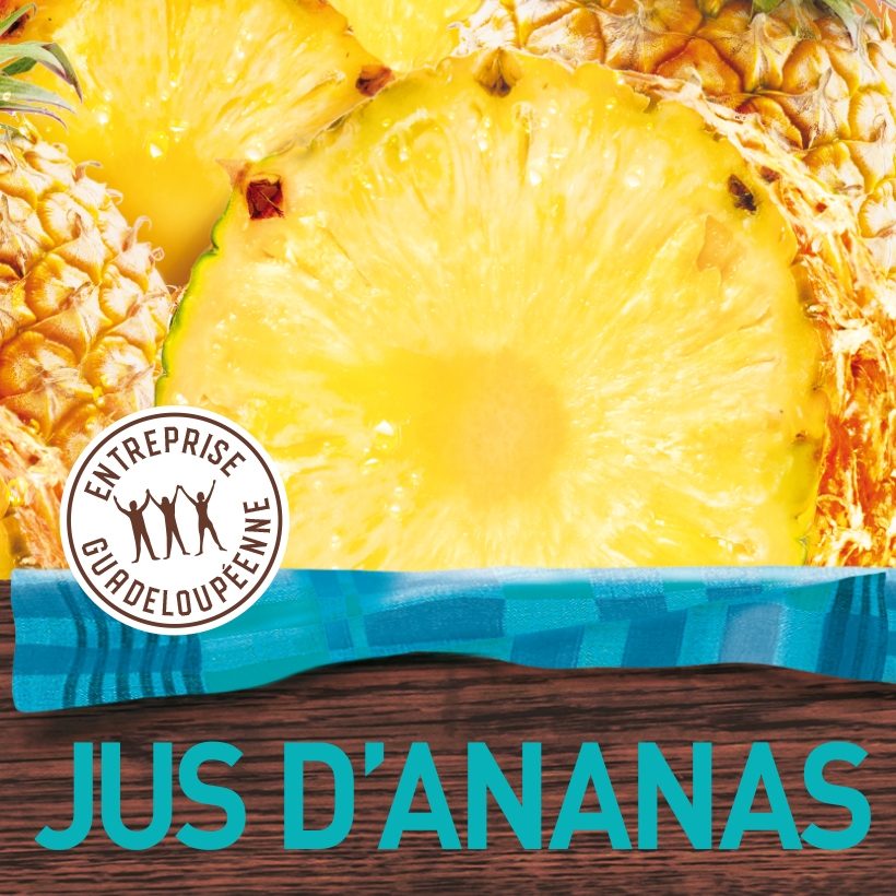 Gros plan pakcaging Tropic Kiss, jus d’ananas, ananas coupé dans une cagette en bois